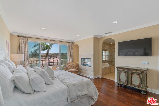 23963 De Ville Way, Malibu, CA 90265