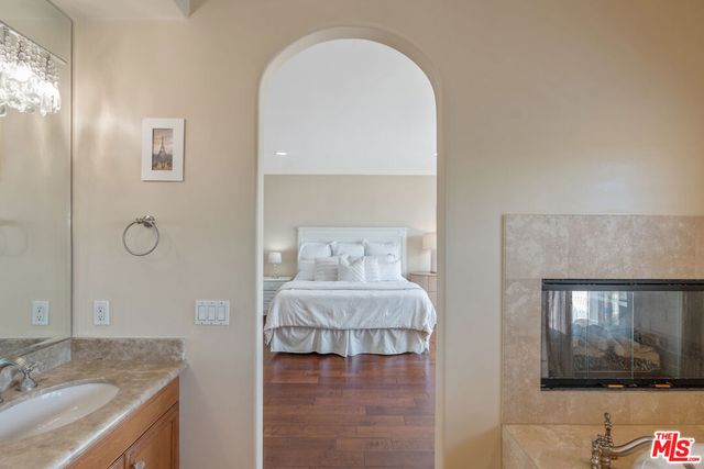 23963 De Ville Way, Malibu, CA 90265