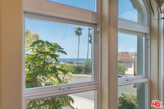23963 De Ville Way, Malibu, CA 90265