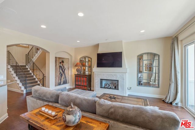 23963 De Ville Way, Malibu, CA 90265