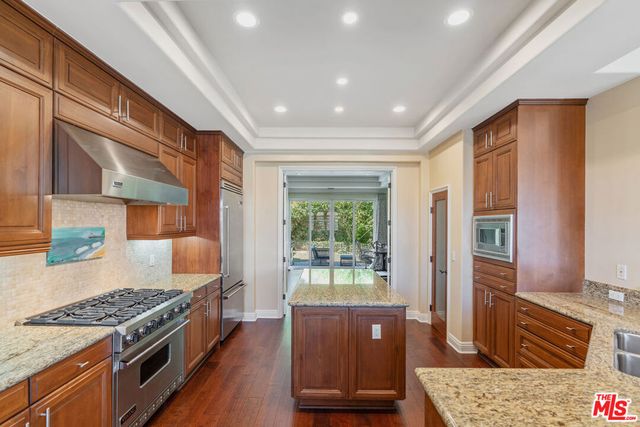 23963 De Ville Way, Malibu, CA 90265