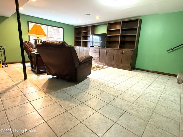 3805 Wilson Creek Rd, Lebanon Junction, KY 40150