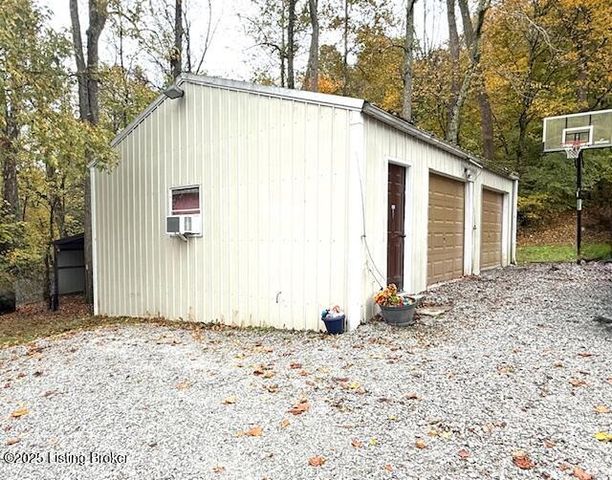 3805 Wilson Creek Rd, Lebanon Junction, KY 40150