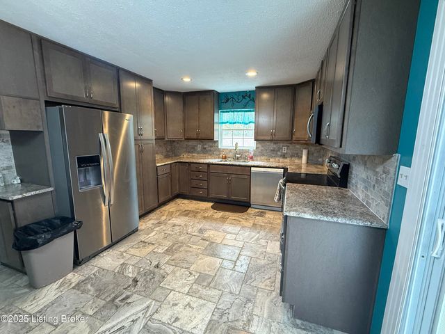 3805 Wilson Creek Rd, Lebanon Junction, KY 40150