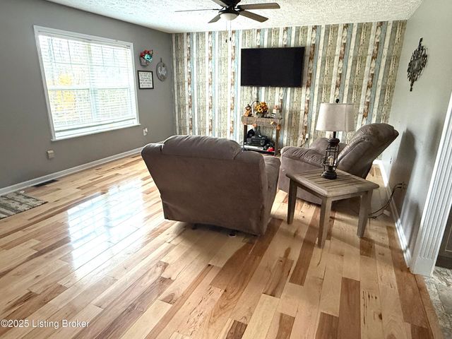 3805 Wilson Creek Rd, Lebanon Junction, KY 40150