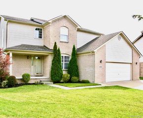 26263 Oakley Court, Brownstown Charter Township, MI 48174