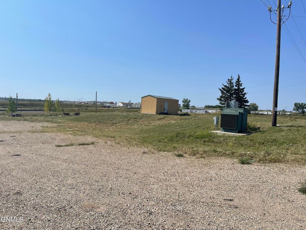 1103 Hess Drive, Tioga, ND 58852 photo 3