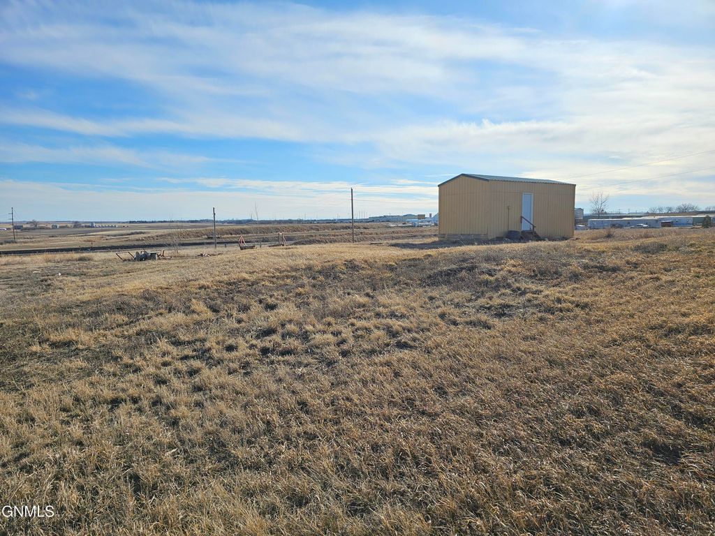 1103 Hess Drive, Tioga, ND 58852 photo 5