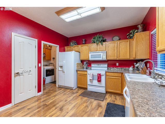 707 HORSEBACK Ct Ne, Salem, OR 97301