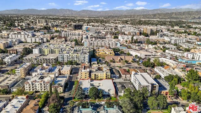 11175 Huston Street, North Hollywood (los Angeles), CA 91601