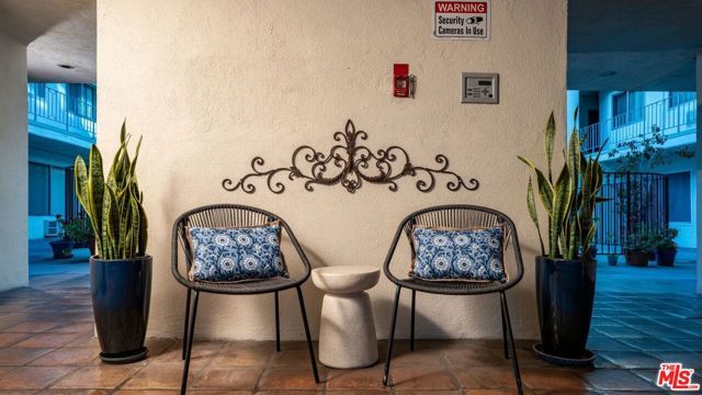 11175 Huston Street, North Hollywood (los Angeles), CA 91601