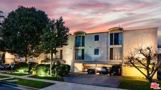 11175 Huston Street, North Hollywood (los Angeles), CA 91601