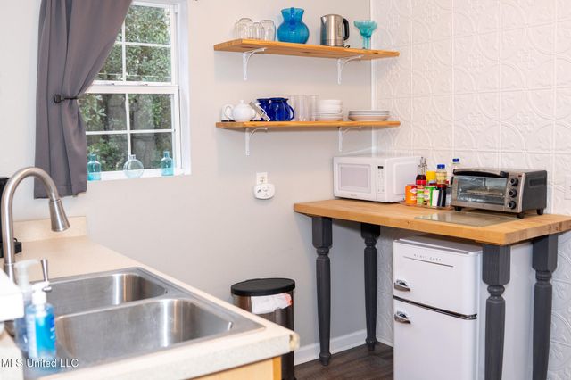 13240 River Road, Gulfport, MS 39503