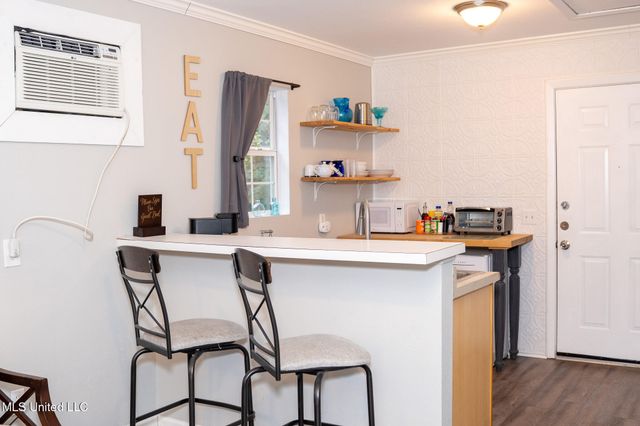 13240 River Road, Gulfport, MS 39503