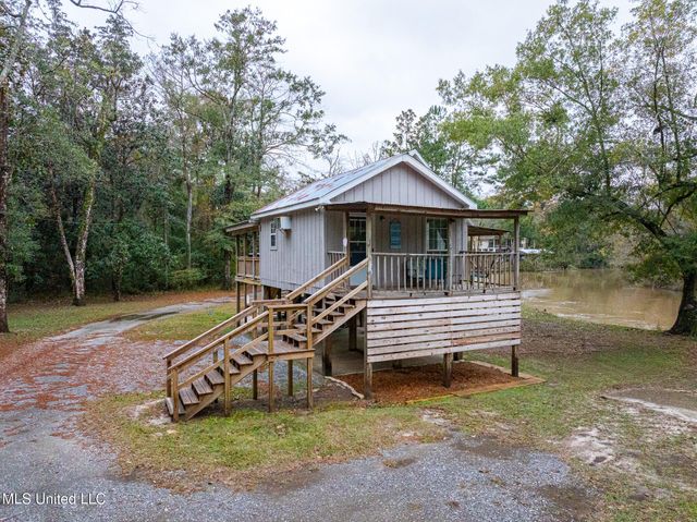13240 River Road, Gulfport, MS 39503