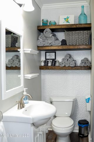 13240 River Road, Gulfport, MS 39503