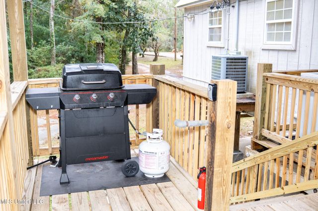 13240 River Road, Gulfport, MS 39503