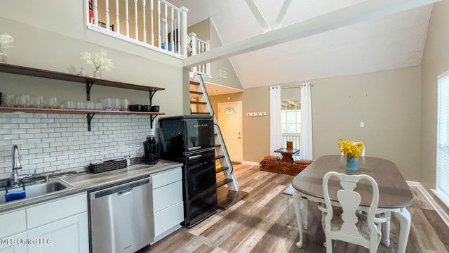 13240 River Road, Gulfport, MS 39503