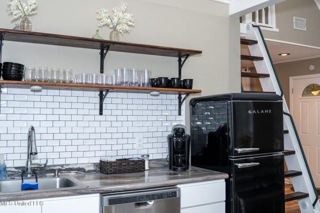 13240 River Road, Gulfport, MS 39503