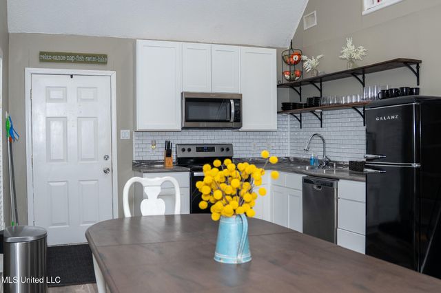 13240 River Road, Gulfport, MS 39503