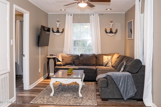 13240 River Road, Gulfport, MS 39503