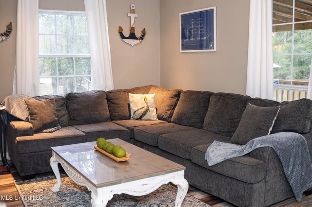 13240 River Road, Gulfport, MS 39503