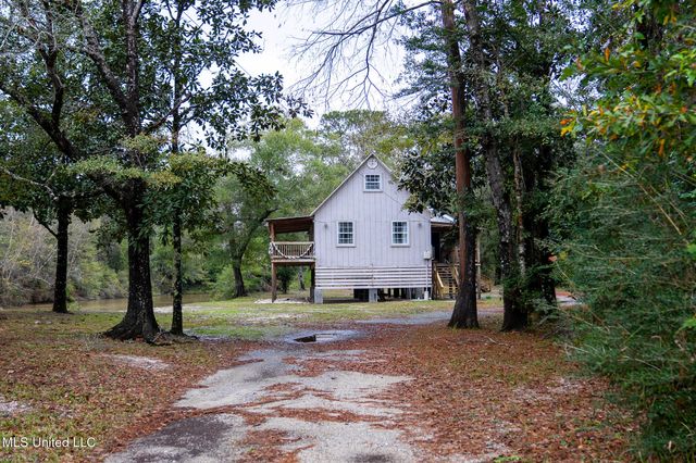 13240 River Road, Gulfport, MS 39503