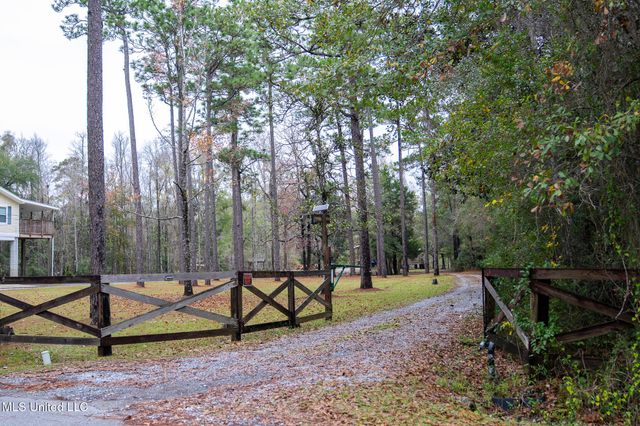 13240 River Road, Gulfport, MS 39503