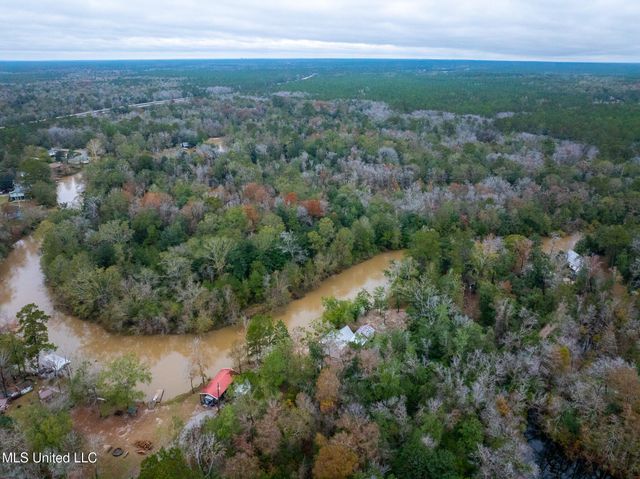 13240 River Road, Gulfport, MS 39503