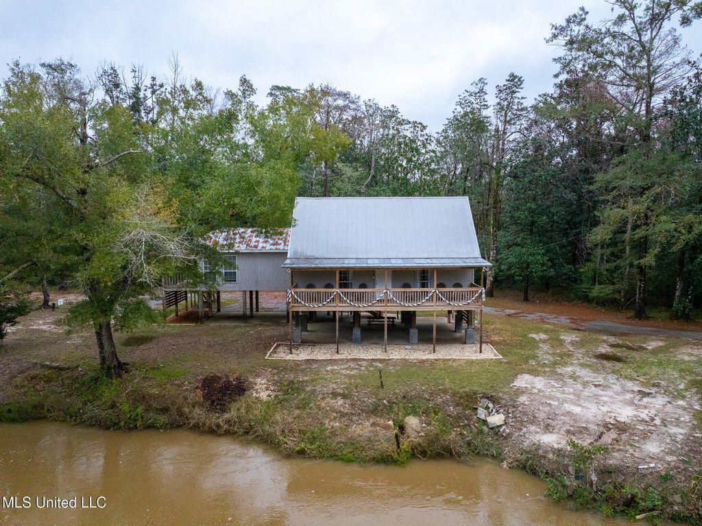 13240 River Road, Gulfport, MS 39503