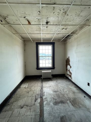 340 E 8th Ave, Homestead, PA 15120