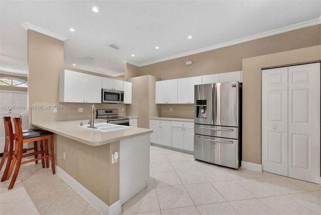 3090 SE 7th Pl, Homestead, FL 33033