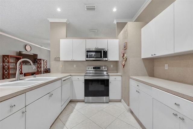 3090 SE 7th Pl, Homestead, FL 33033