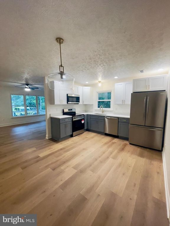 259 MANCHESTER DR, Ruther Glen, VA 22546