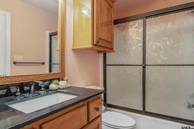 3072 Yasmeen Cir, Flint, TX 75762