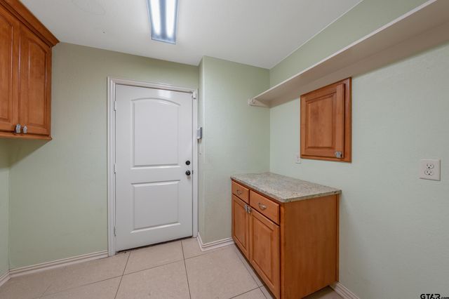 3072 Yasmeen Cir, Flint, TX 75762