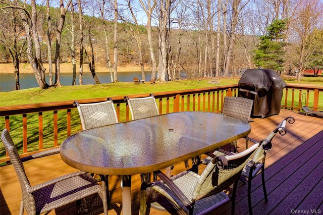 19 Arrowhead Lane, Narrowsburg, NY 12764