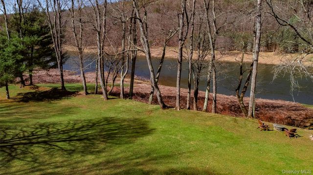 19 Arrowhead Lane, Narrowsburg, NY 12764