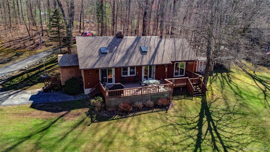 19 Arrowhead Lane, Narrowsburg, NY 12764