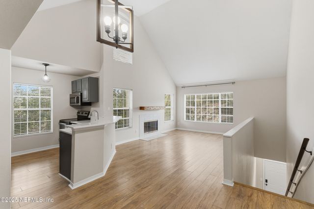 13700 RICHMOND PARK Drive N 607, Jacksonville, FL 32224