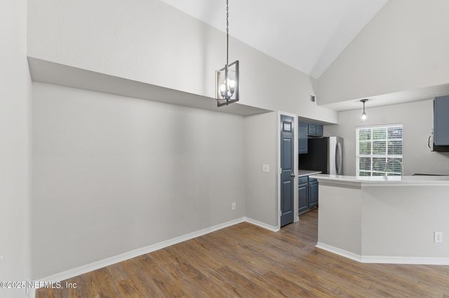 13700 RICHMOND PARK Drive N 607, Jacksonville, FL 32224