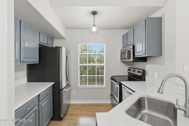 13700 RICHMOND PARK Drive N 607, Jacksonville, FL 32224