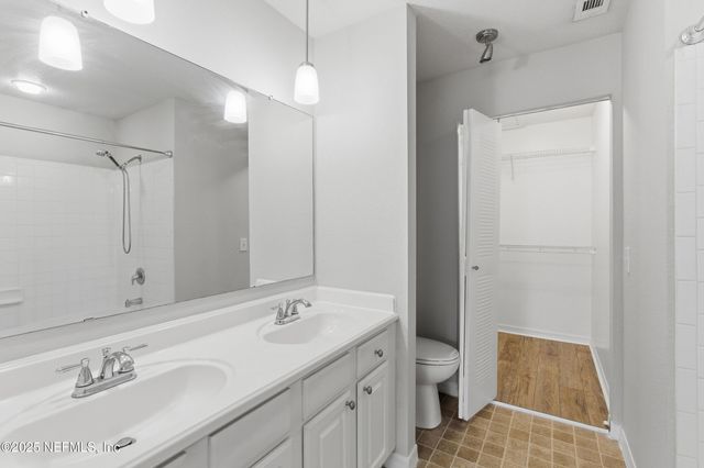 13700 RICHMOND PARK Drive N 607, Jacksonville, FL 32224