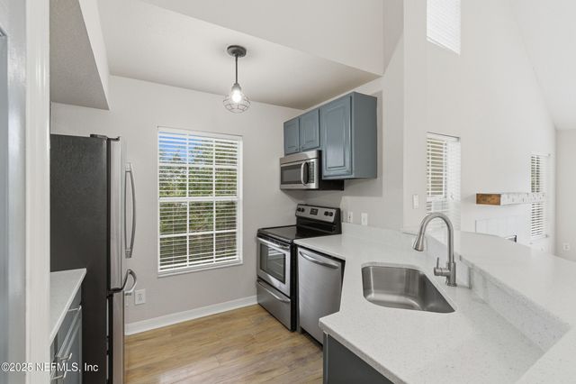 13700 RICHMOND PARK Drive N 607, Jacksonville, FL 32224