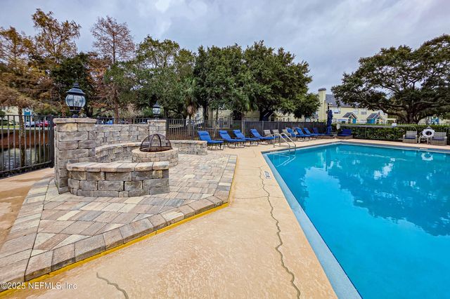 13700 RICHMOND PARK Drive N 607, Jacksonville, FL 32224