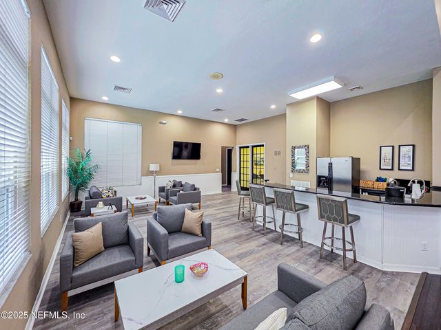 13700 RICHMOND PARK Drive N 607, Jacksonville, FL 32224