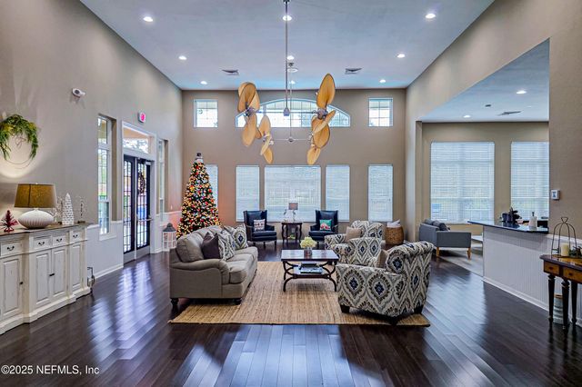 13700 RICHMOND PARK Drive N 607, Jacksonville, FL 32224