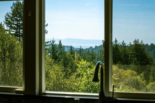 555 Bohnen Road, Santa Cruz, CA 95065