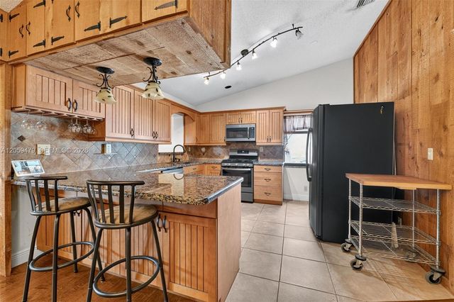 7508 SW 6th Court, North Lauderdale, FL 33068