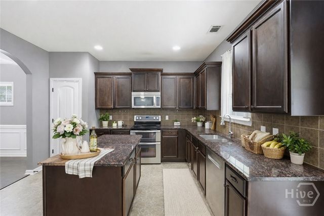 1295 Peacock Trail, Hinesville, GA 31313